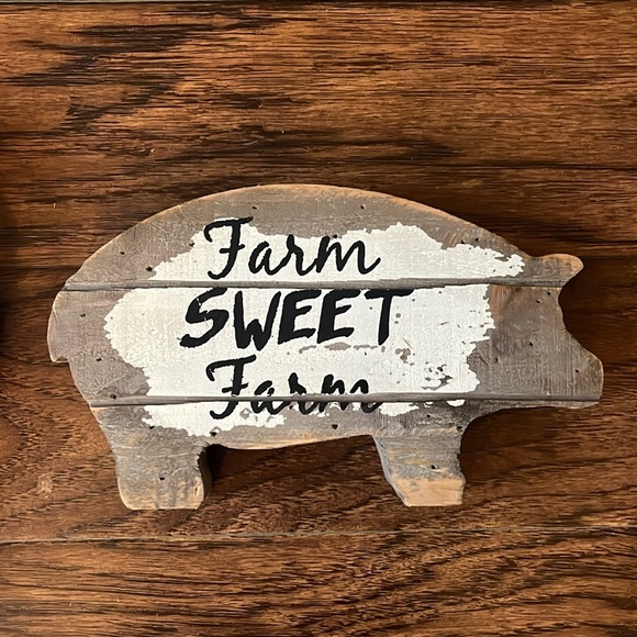 NWT!! Hobby Lobby home decor, wooden rooster and pig - Picture 3 of 7